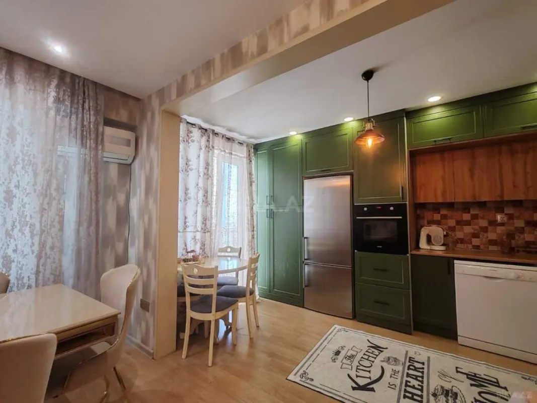 Satılır 3 otaqlı mənzil 112 m²