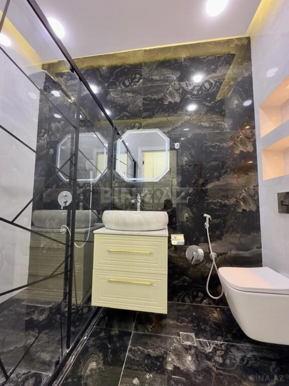 Satılır 3 otaqlı mənzil 95 m²