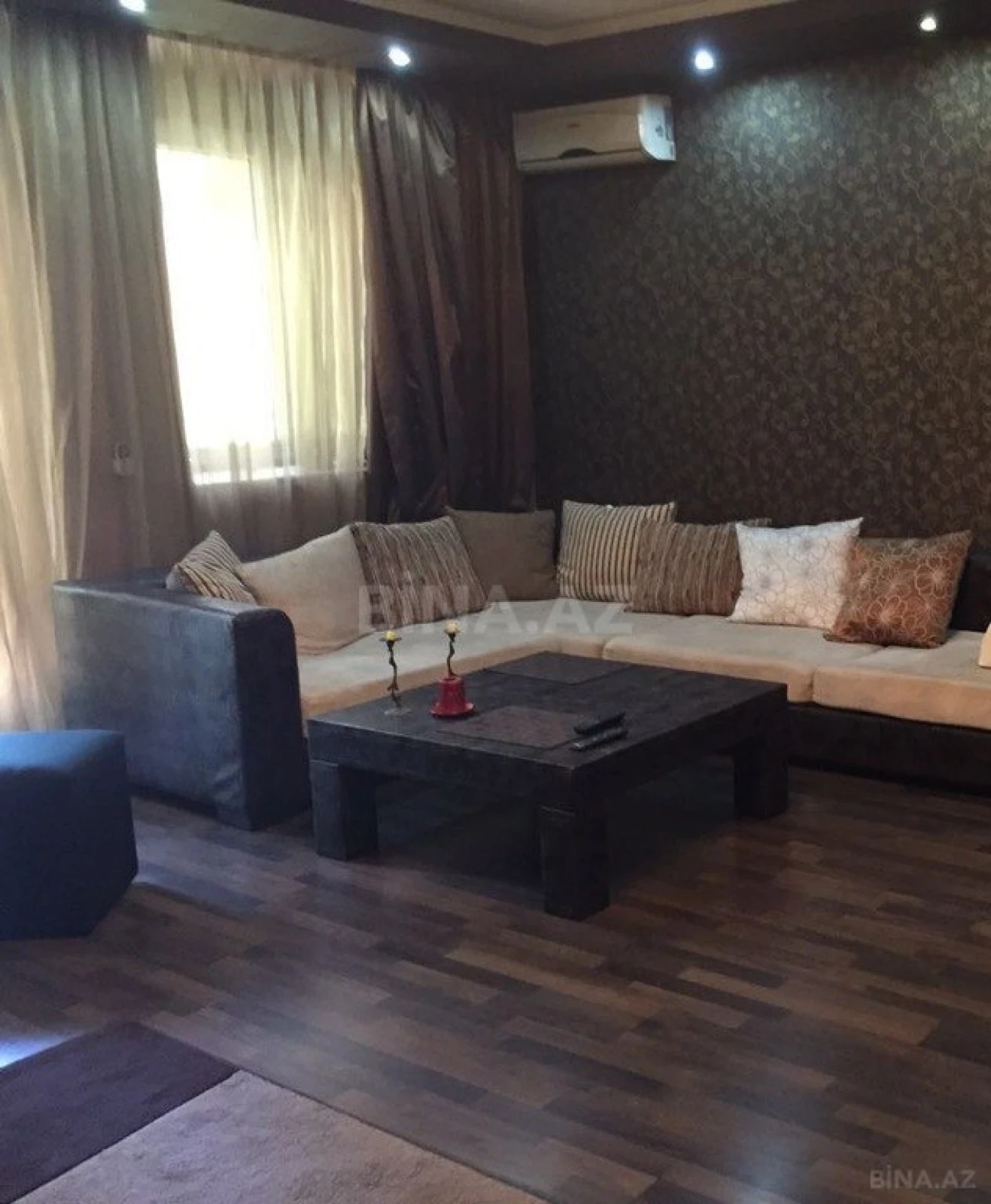 Kirayə verilir 3 otaqlı mənzil 155 m²