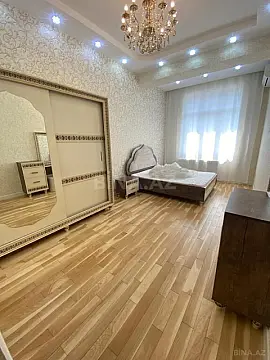 Kirayə verilir 2 otaqlı mənzil 90 m²