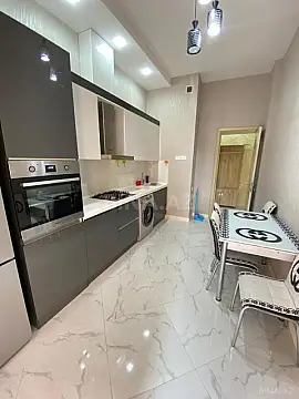 Kirayə verilir 2 otaqlı mənzil 90 m²