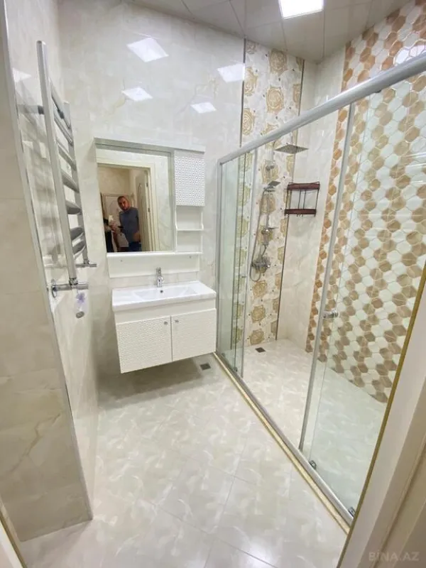 Kirayə verilir 2 otaqlı mənzil 90 m²