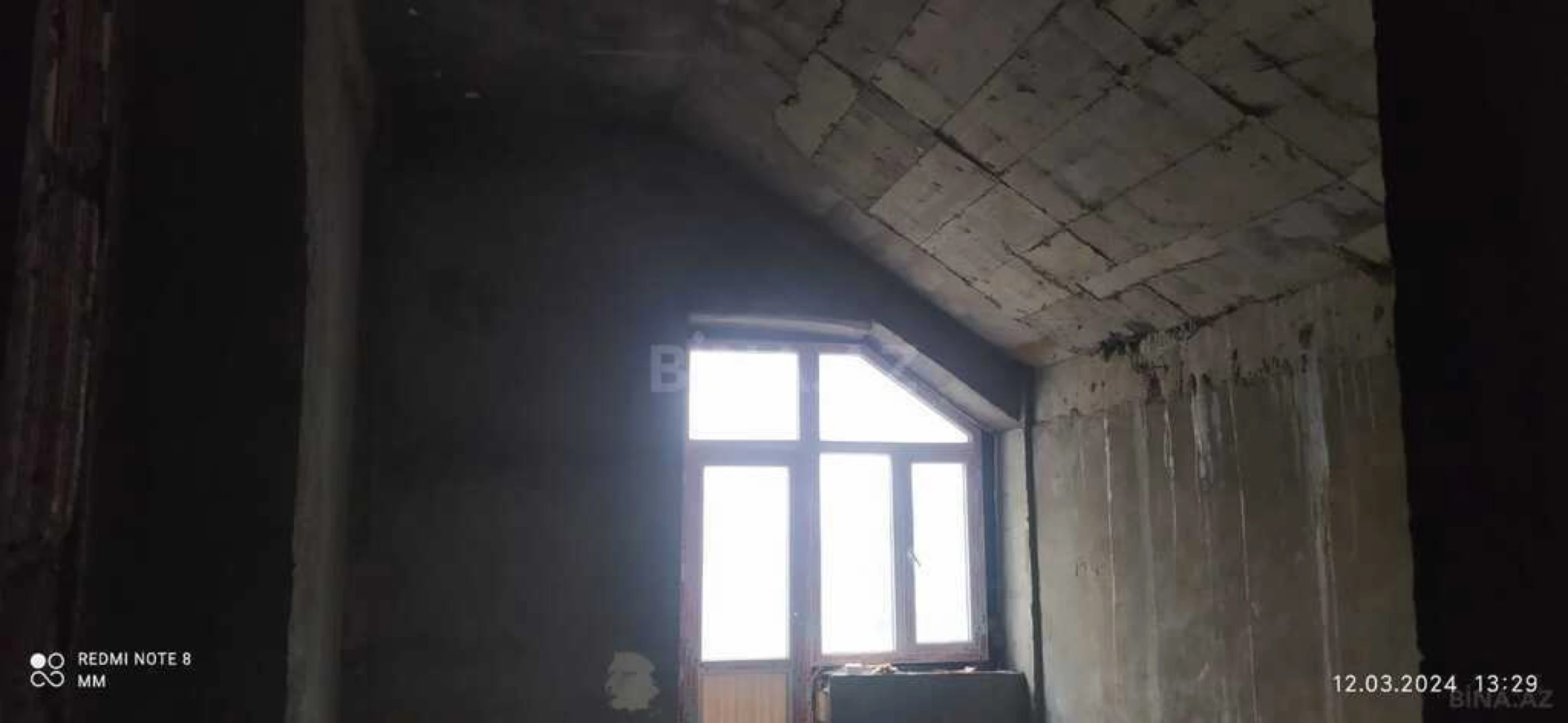 Satılır 2 otaqlı mənzil 92.5 m²
