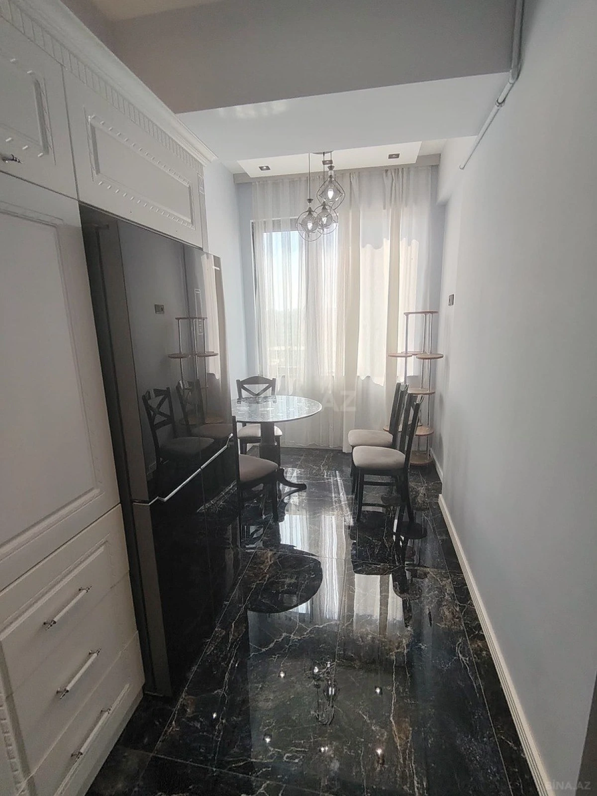 Satılır 2 otaqlı mənzil 76 m²