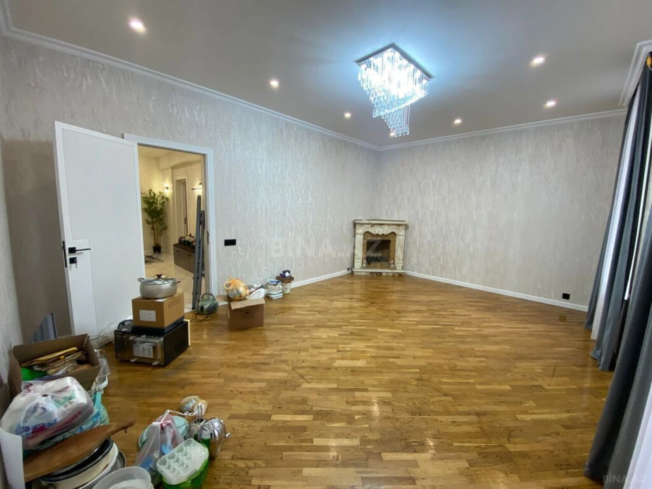 Satılır 3 otaqlı mənzil 92 m²