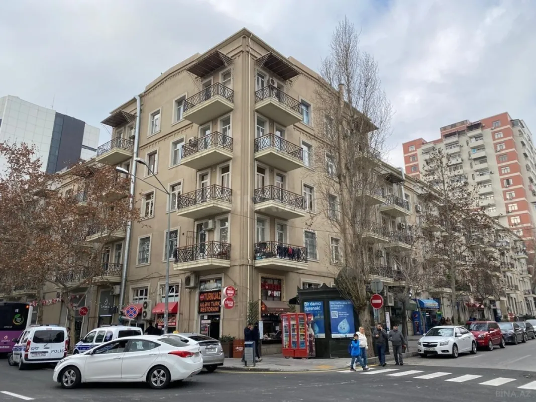 Satılır 3 otaqlı mənzil 92 m²