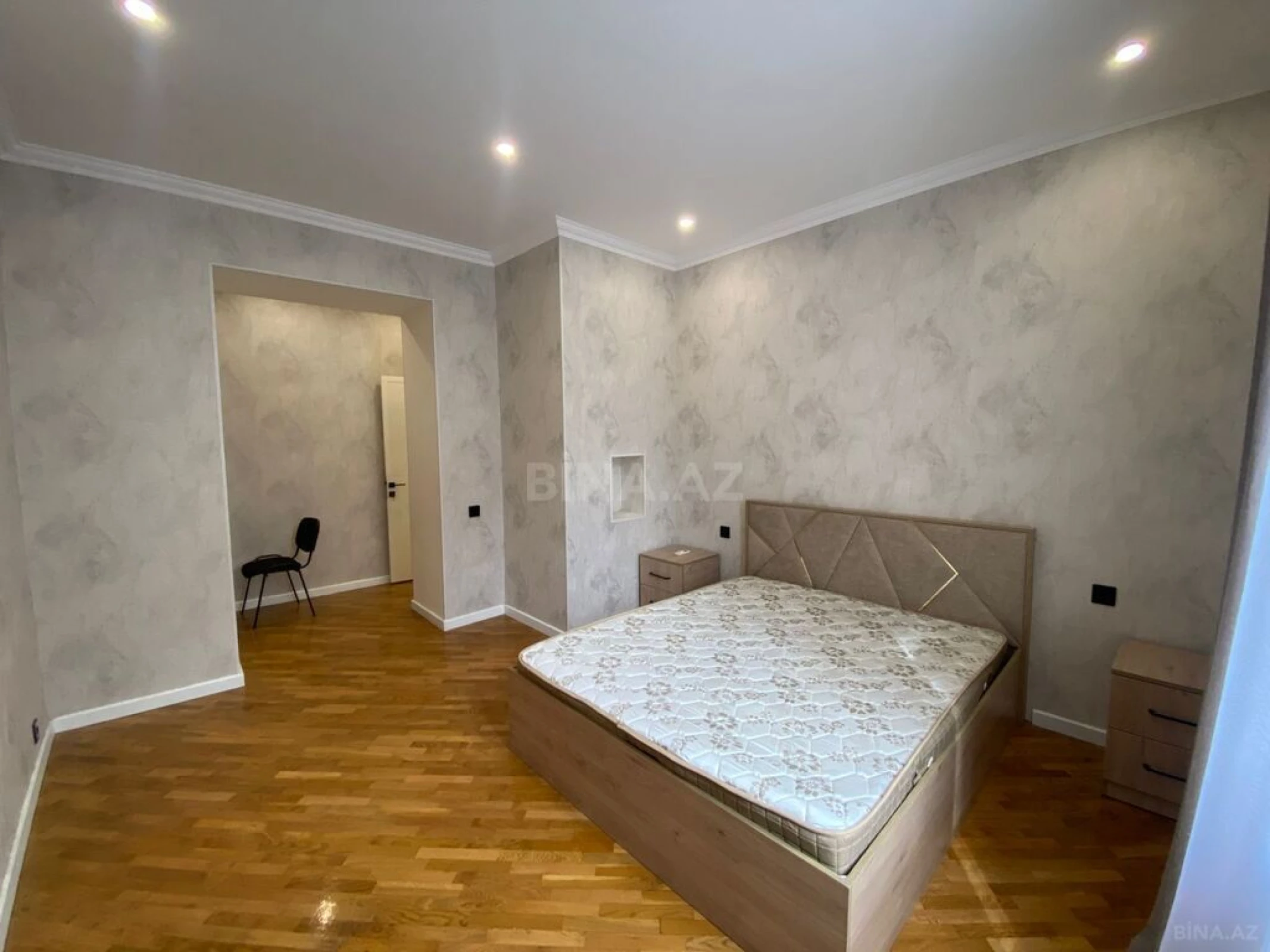 Satılır 3 otaqlı mənzil 92 m²