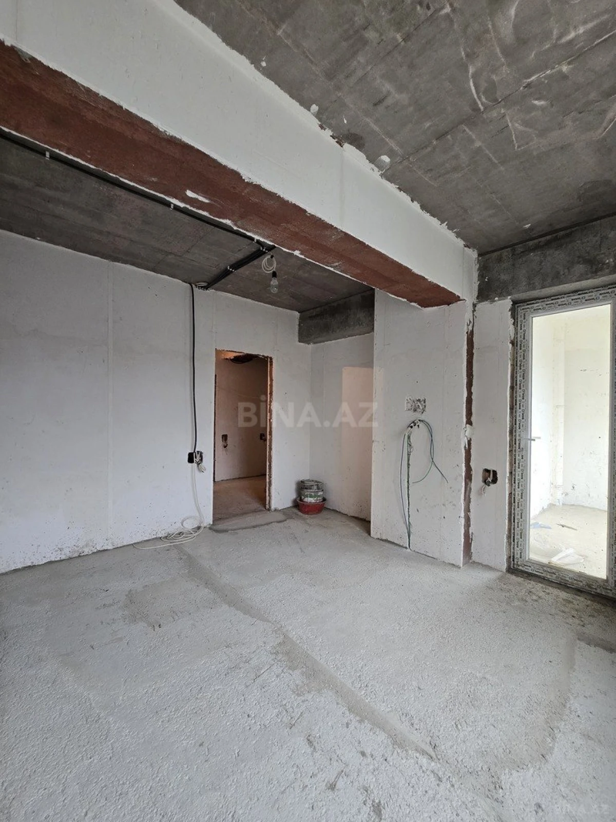 Satılır 3 otaqlı mənzil 95 m²