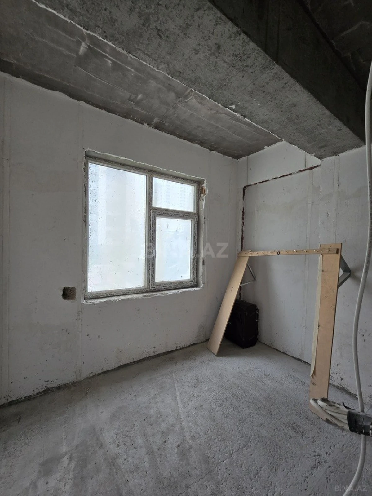 Satılır 3 otaqlı mənzil 95 m²