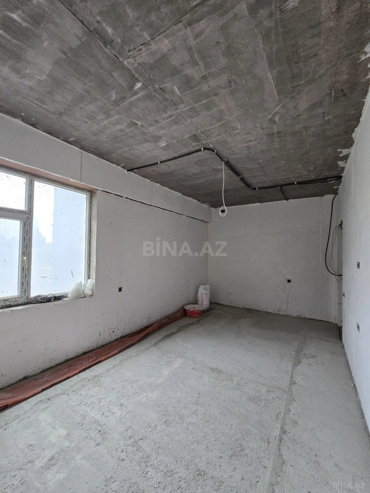 Satılır 3 otaqlı mənzil 95 m²