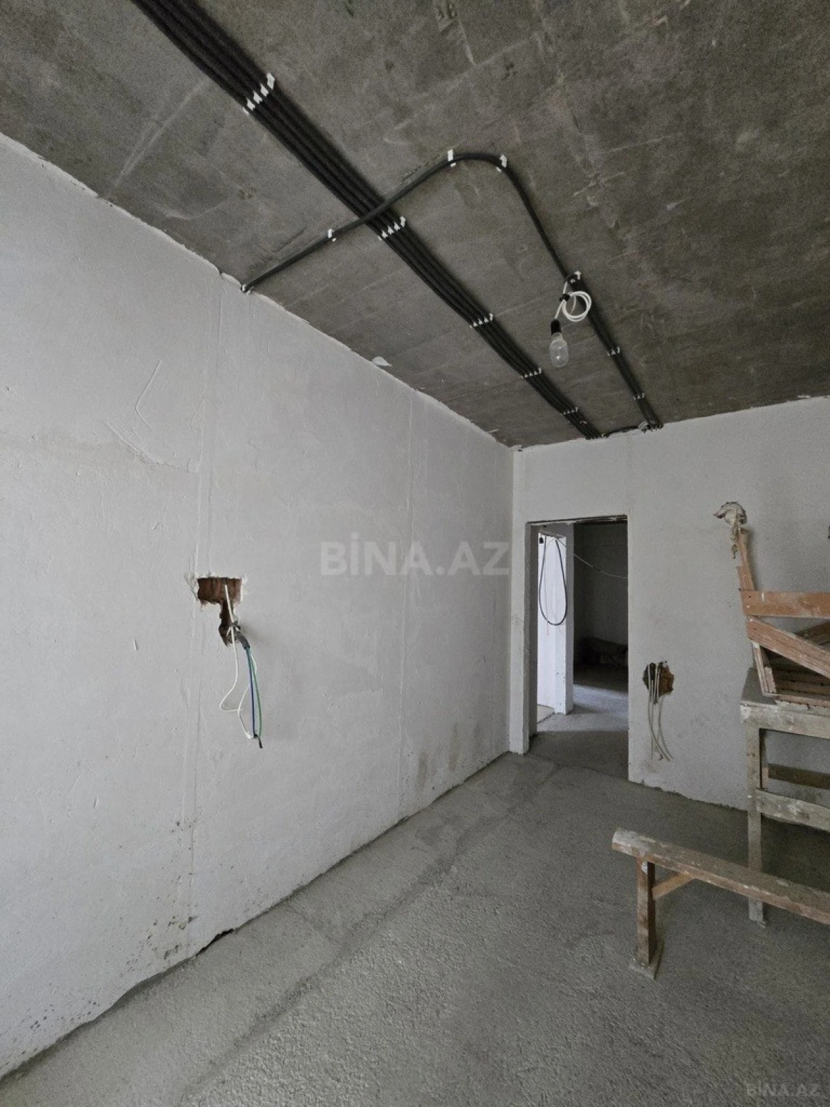 Satılır 3 otaqlı mənzil 95 m²