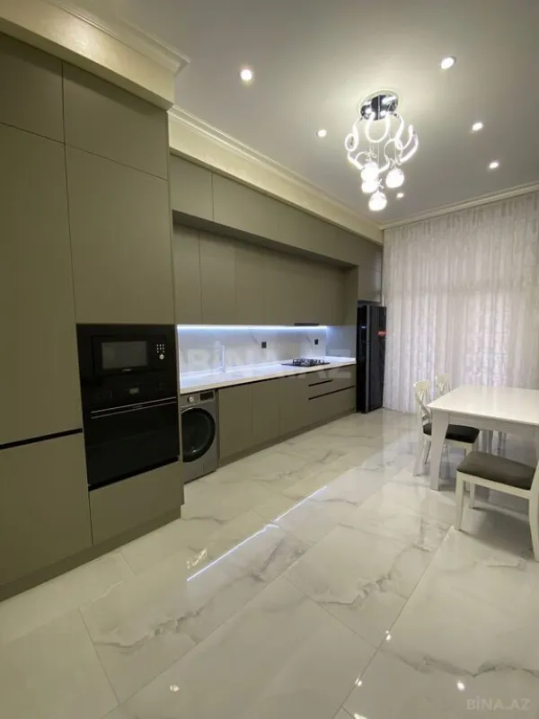 Kirayə verilir 3 otaqlı mənzil 125 m²