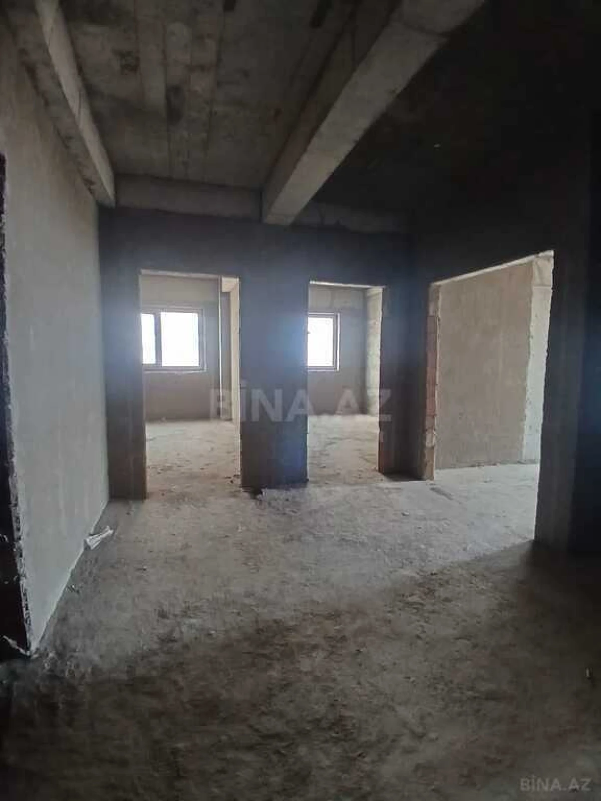 Satılır 2 otaqlı mənzil 118 m²
