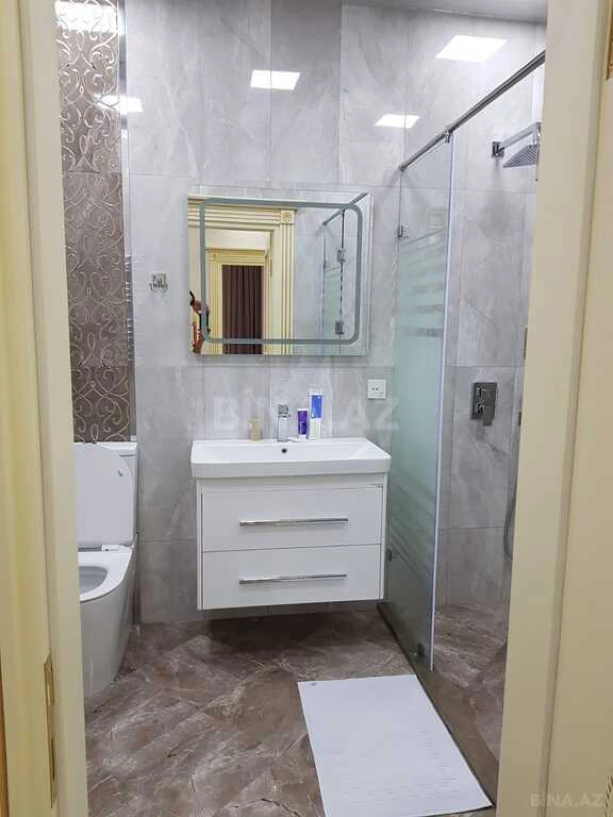 Kirayə verilir 3 otaqlı mənzil 145 m²