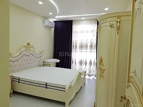 Kirayə verilir 3 otaqlı mənzil 145 m²