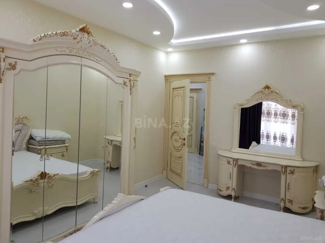 Kirayə verilir 3 otaqlı mənzil 145 m²