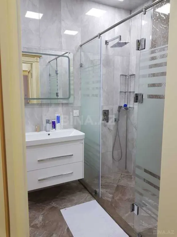 Kirayə verilir 3 otaqlı mənzil 145 m²