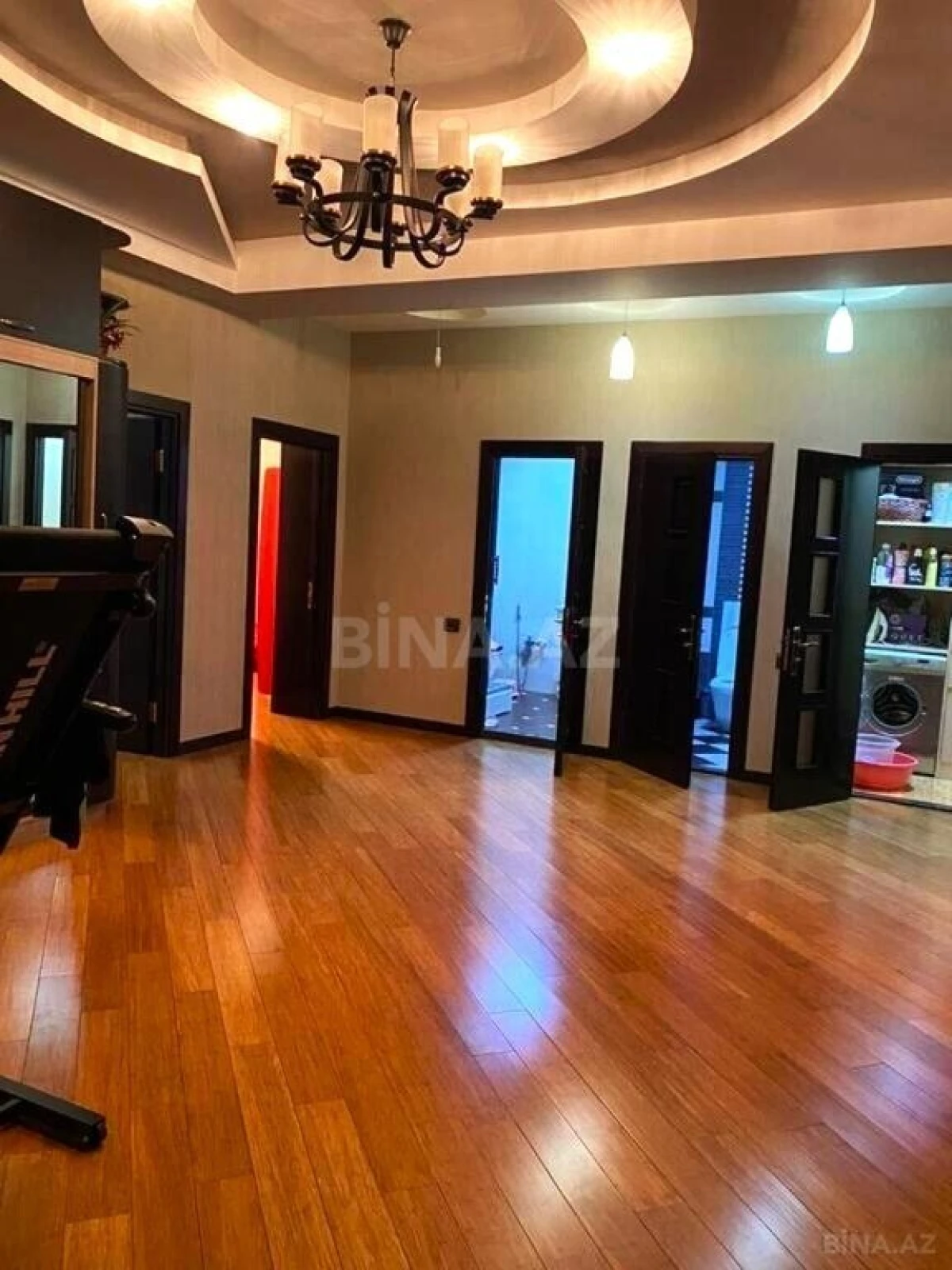 Satılır 3 otaqlı mənzil 165 m²