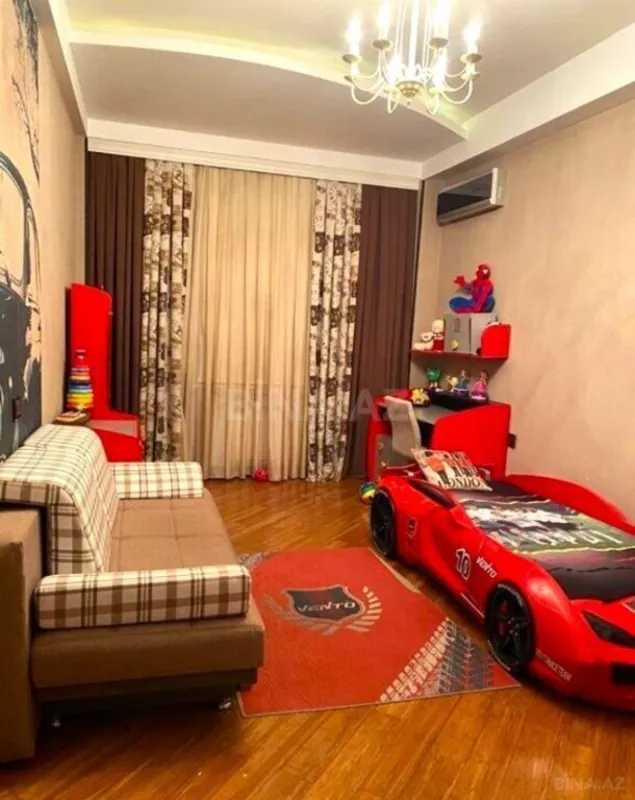 Satılır 3 otaqlı mənzil 165 m²