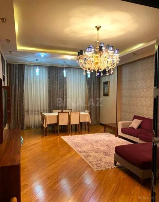 Satılır 3 otaqlı mənzil 165 m²