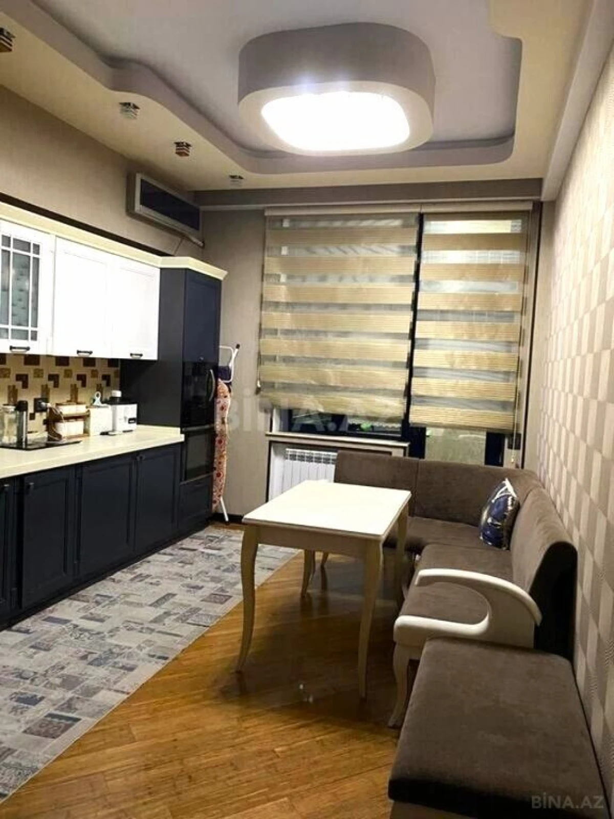 Satılır 3 otaqlı mənzil 165 m²