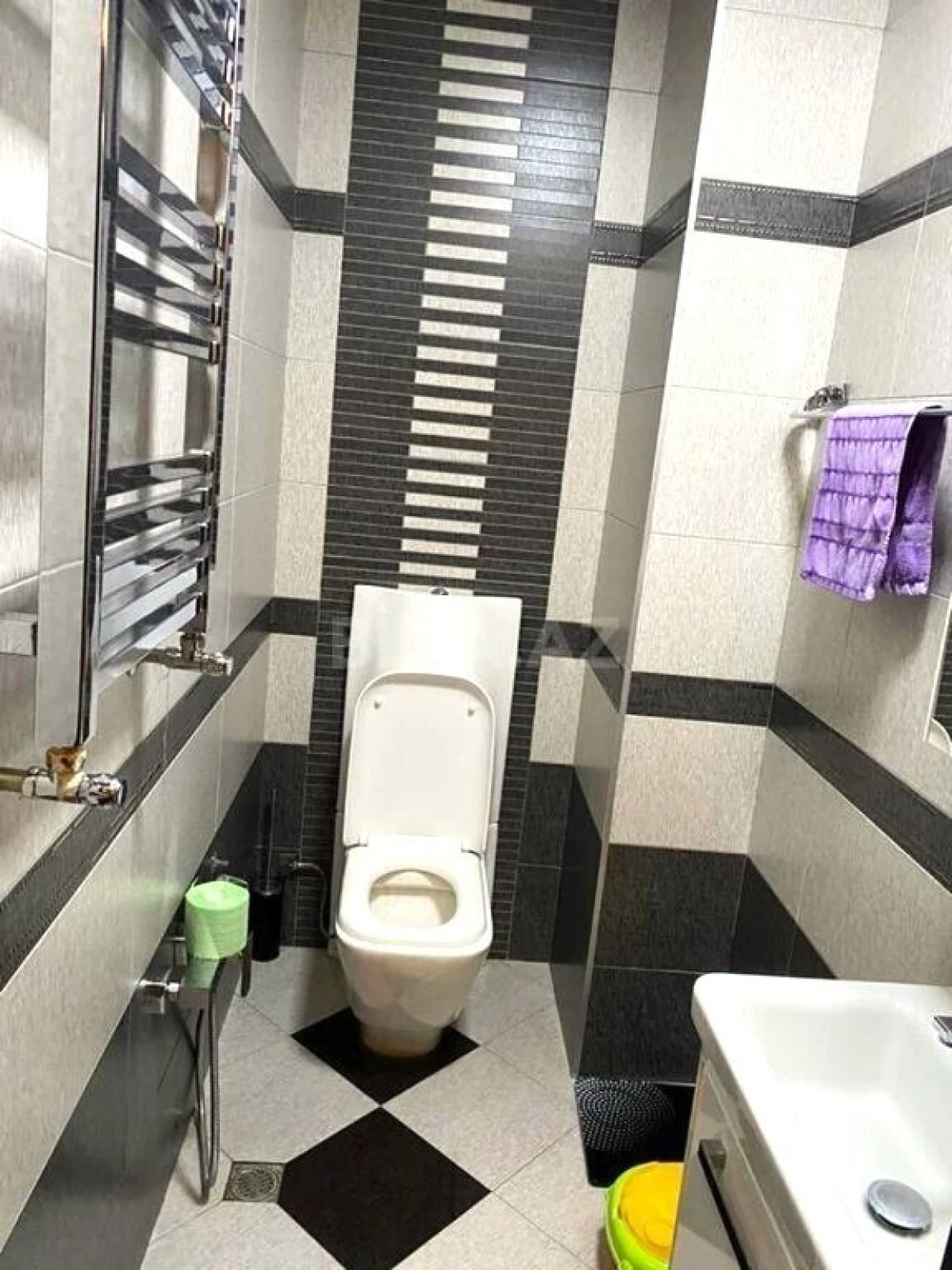 Satılır 3 otaqlı mənzil 165 m²