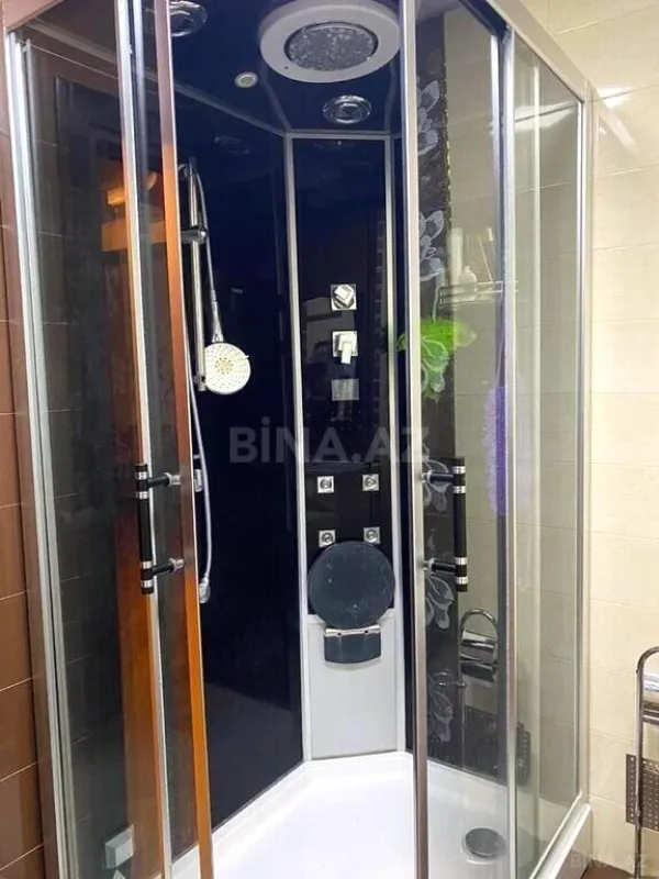 Satılır 3 otaqlı mənzil 165 m²