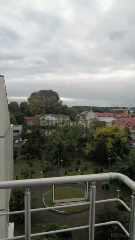 Satılır 3 otaqlı mənzil 134 m²