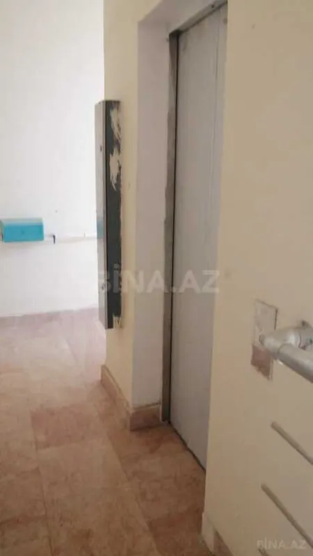 Satılır 3 otaqlı mənzil 134 m²