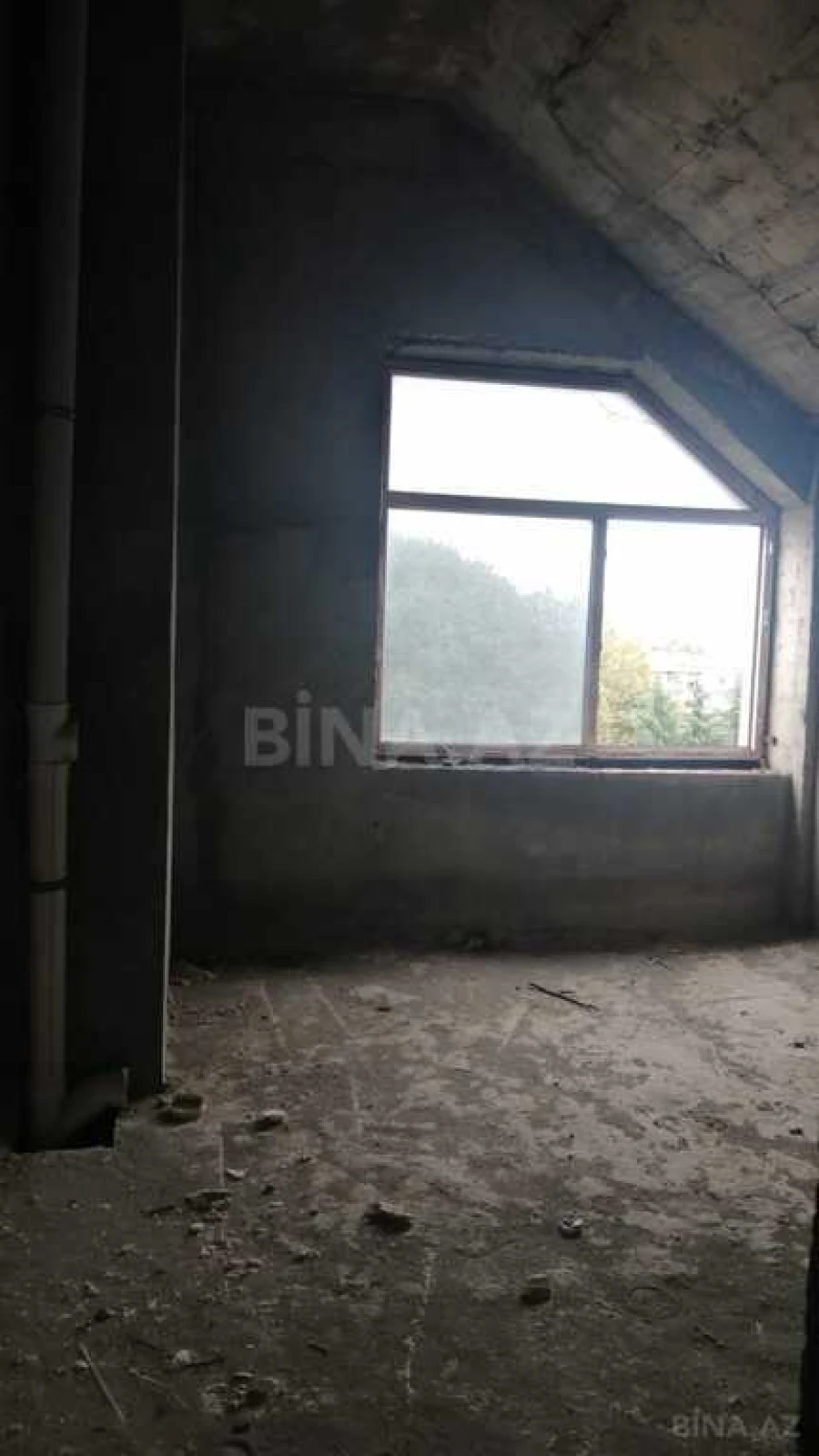 Satılır 3 otaqlı mənzil 134 m²