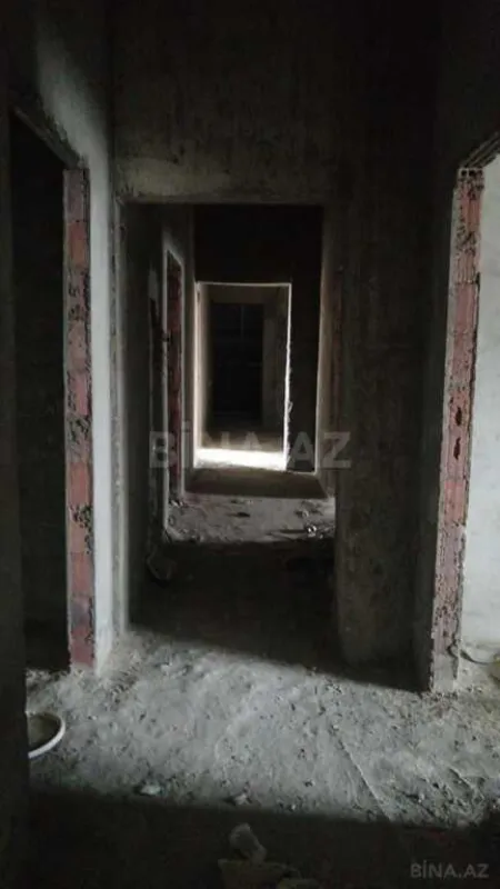 Satılır 3 otaqlı mənzil 134 m²