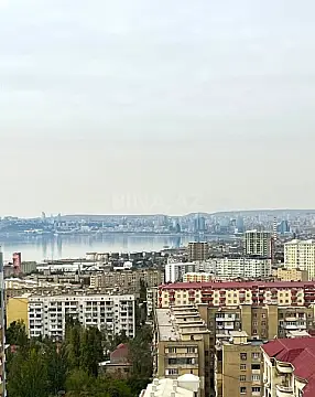 Satılır 4 otaqlı mənzil 155 m²