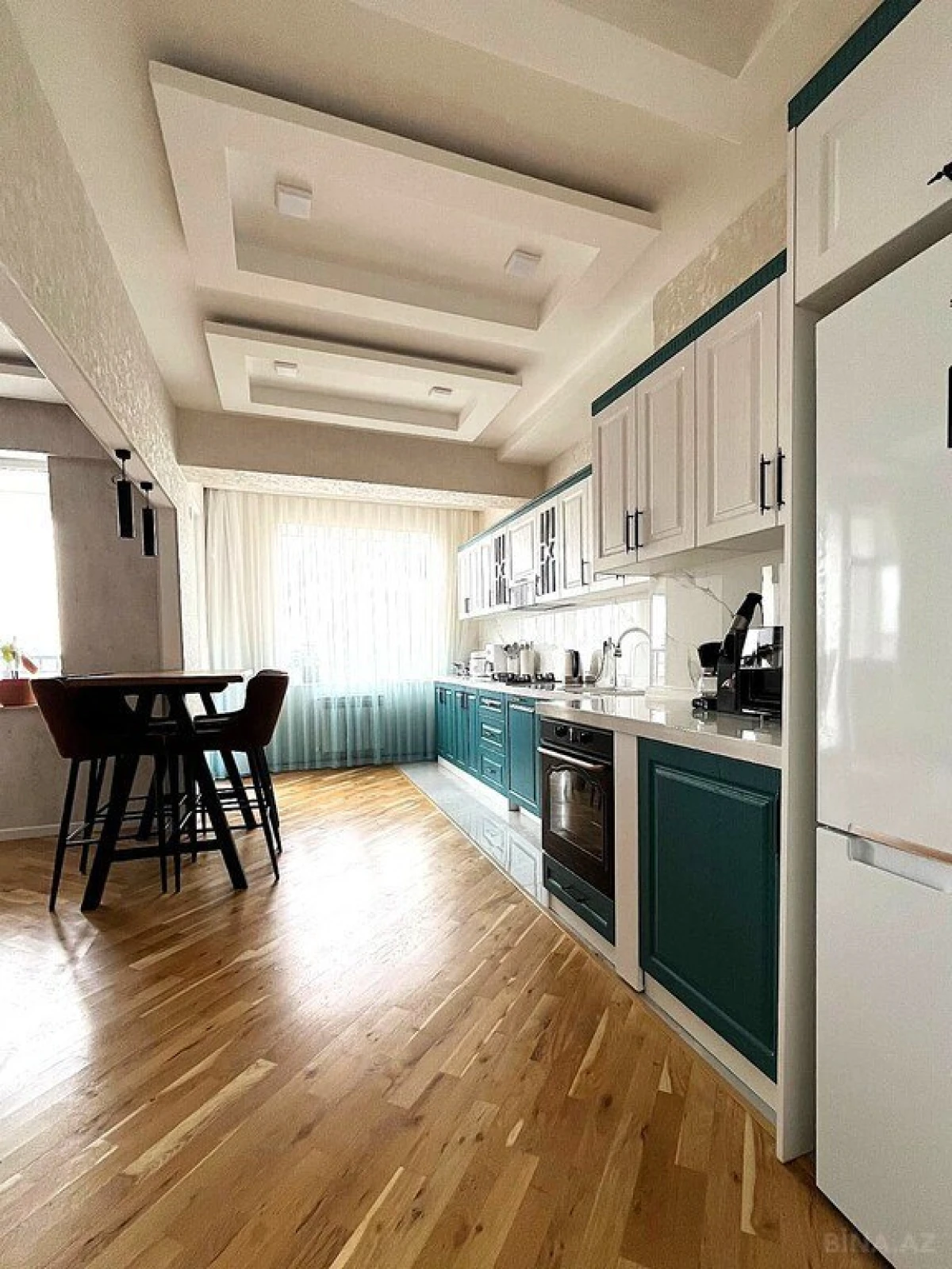 Satılır 4 otaqlı mənzil 155 m²
