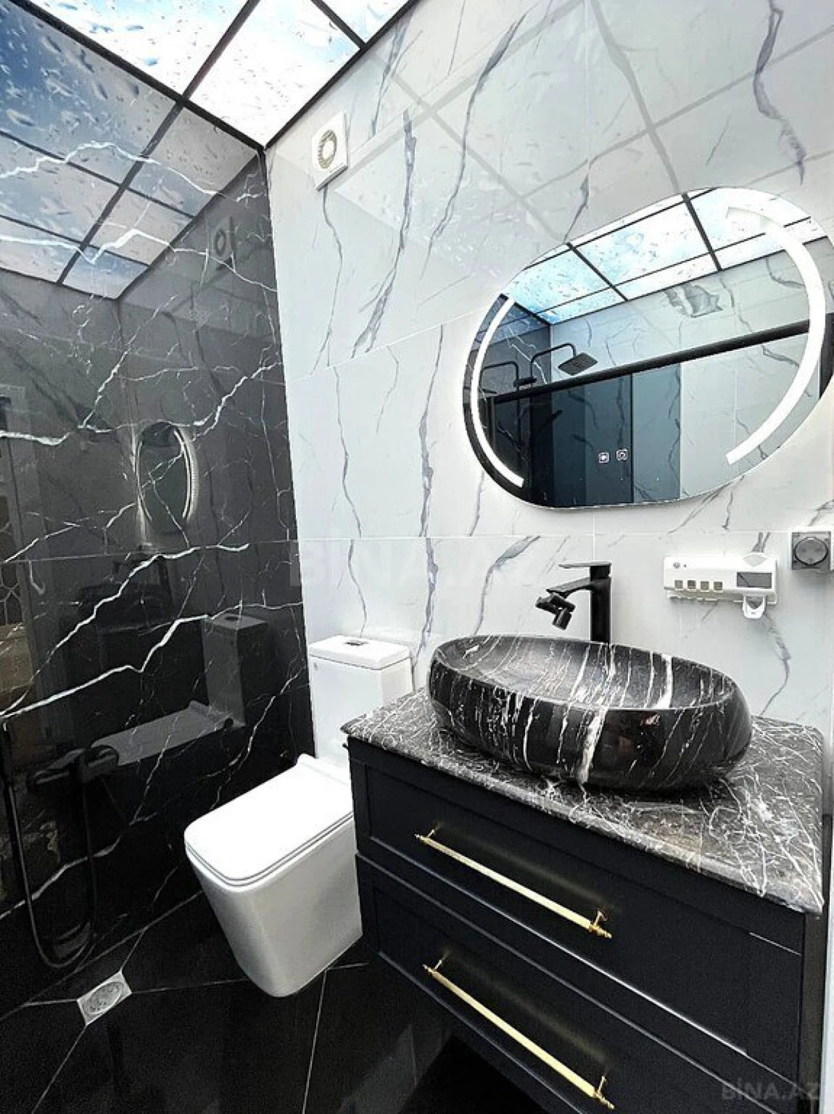 Satılır 4 otaqlı mənzil 155 m²