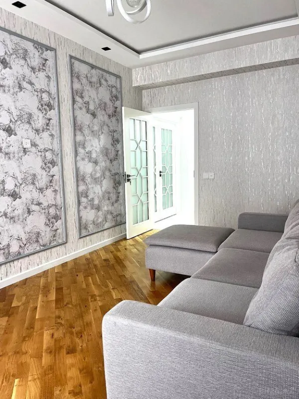 Satılır 4 otaqlı mənzil 155 m²
