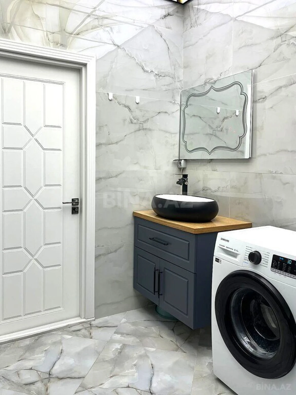 Satılır 4 otaqlı mənzil 155 m²