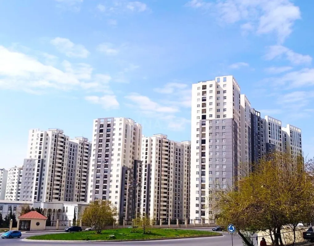 Satılır 4 otaqlı mənzil 155 m²