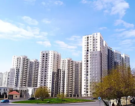 Satılır 4 otaqlı mənzil 155 m²