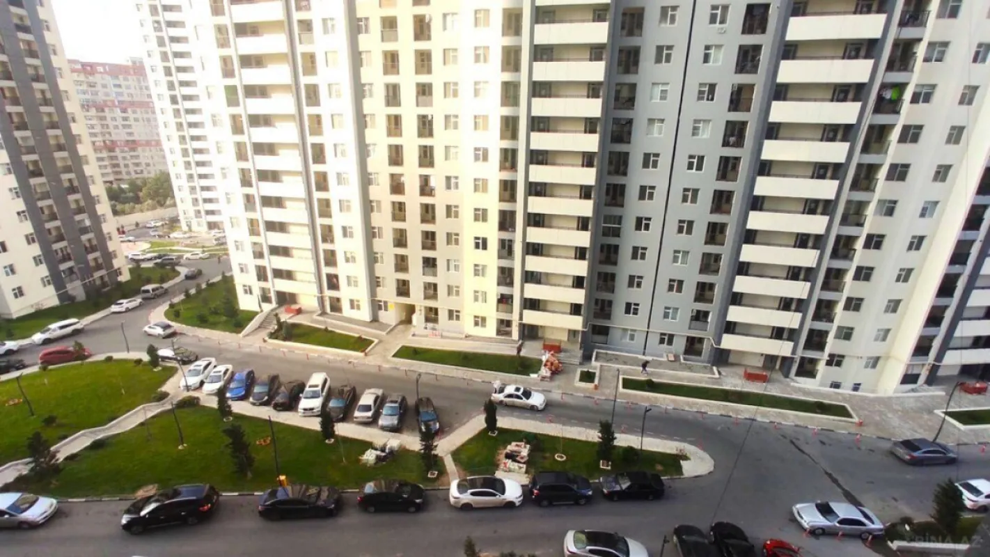 Satılır 4 otaqlı mənzil 155 m²