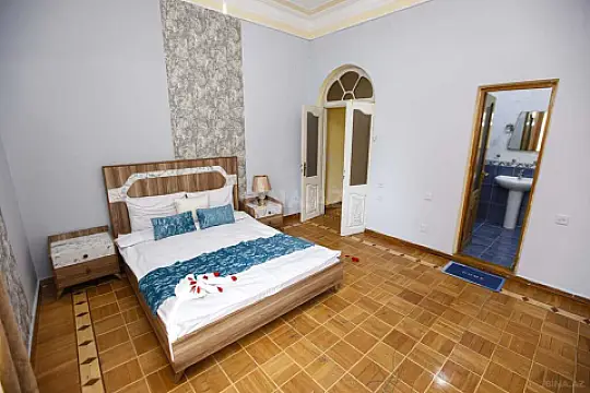 Kirayə verilir 7 otaqlı həyət evi 380 m²