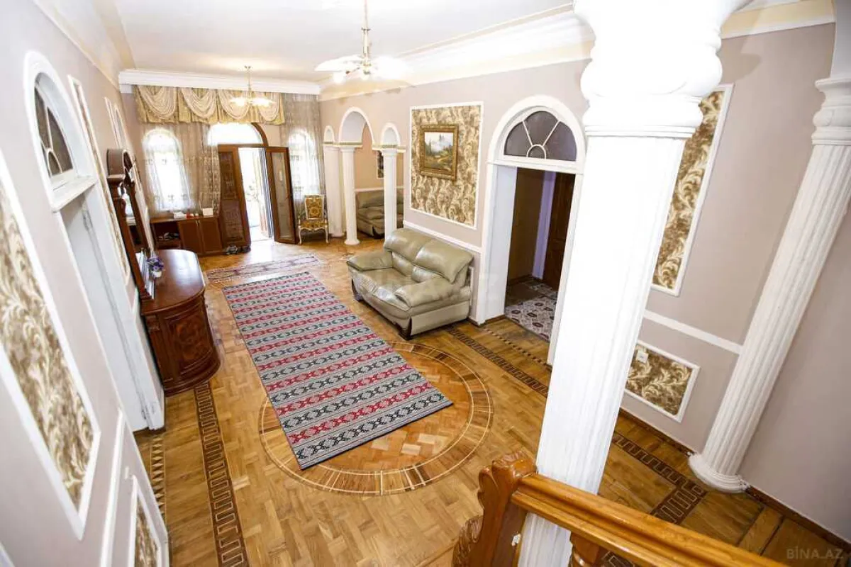 Kirayə verilir 7 otaqlı həyət evi 380 m²