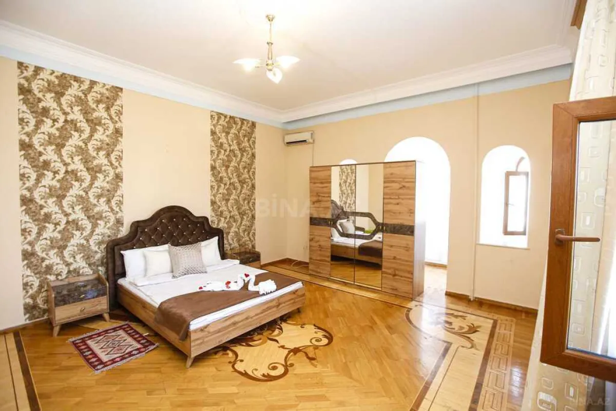 Kirayə verilir 7 otaqlı həyət evi 380 m²