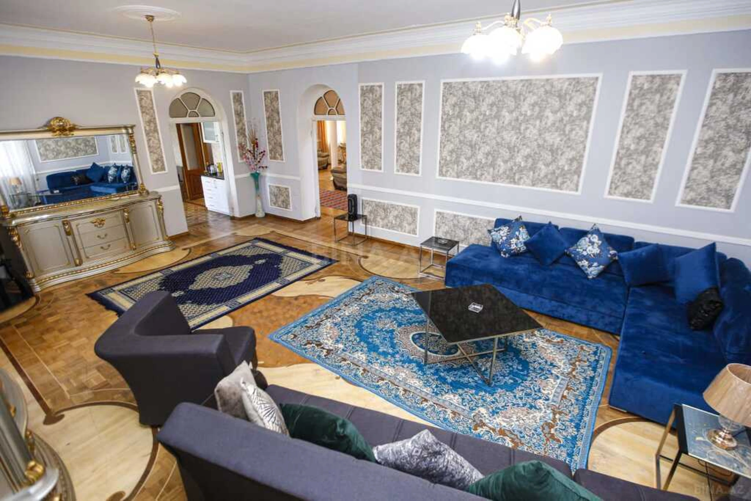 Kirayə verilir 7 otaqlı həyət evi 380 m²