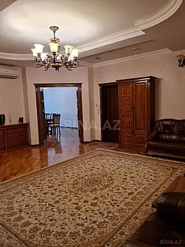 Satılır 3 otaqlı mənzil 145 m²