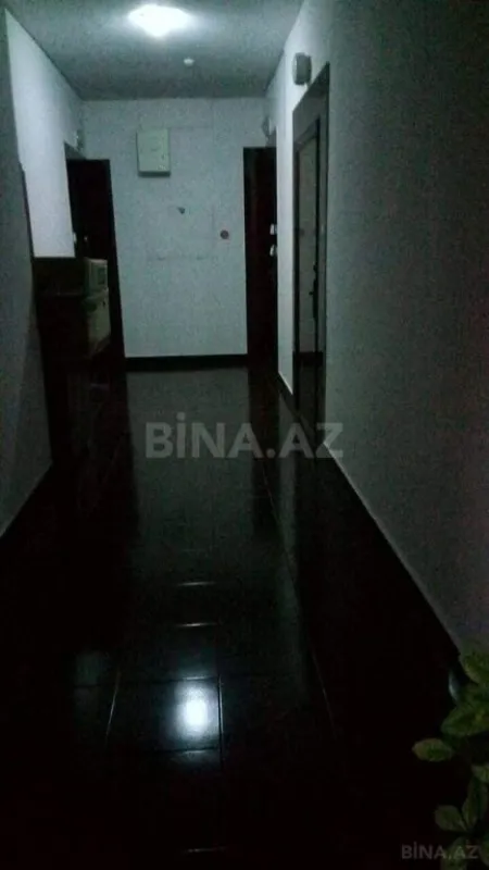 Satılır 3 otaqlı mənzil 145 m²