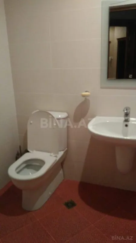 Satılır 3 otaqlı mənzil 145 m²