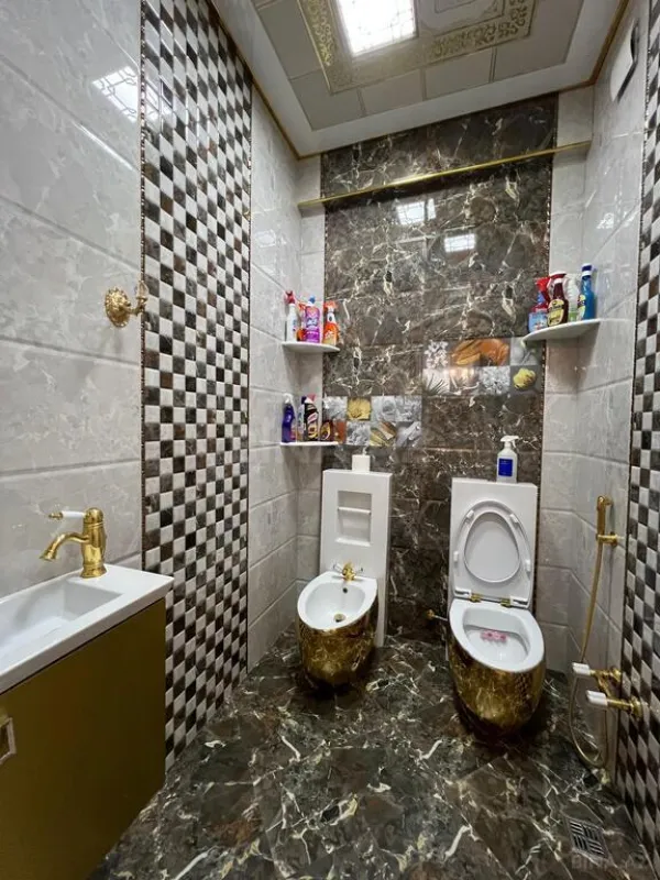 Satılır 8 otaqlı mənzil 365 m²