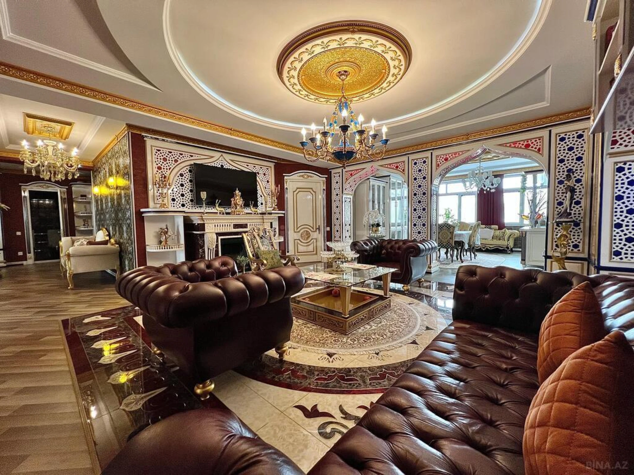 Satılır 8 otaqlı mənzil 365 m²