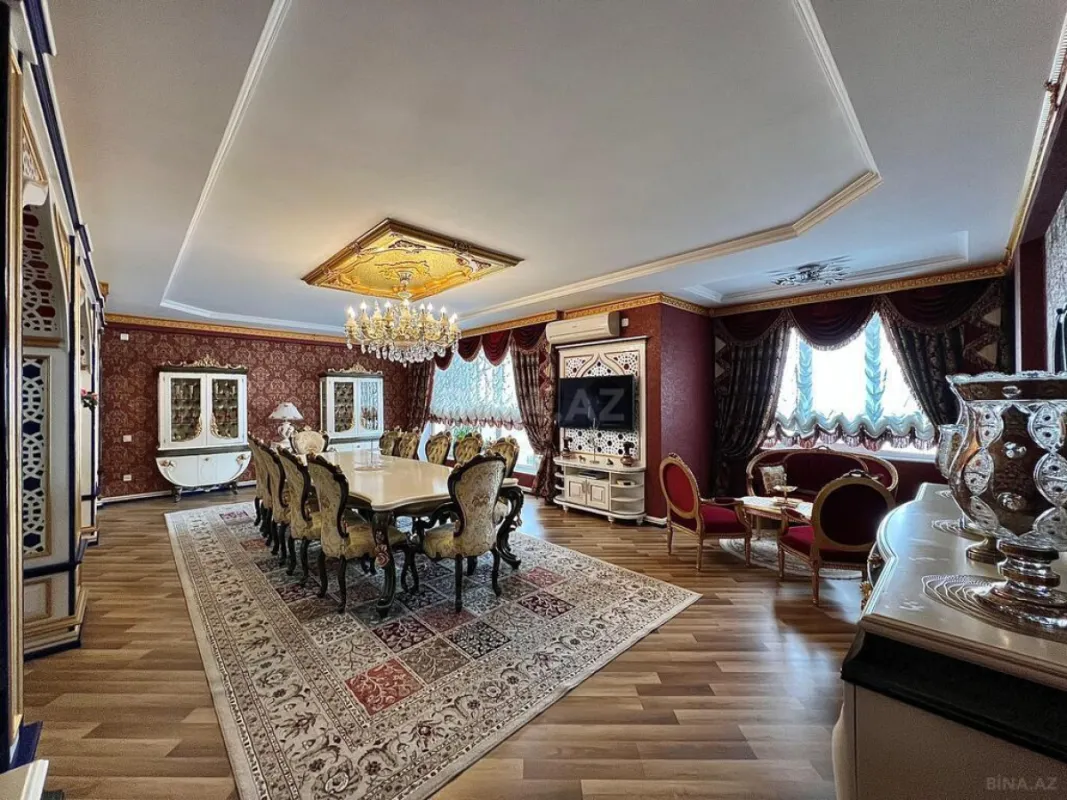 Satılır 8 otaqlı mənzil 365 m²