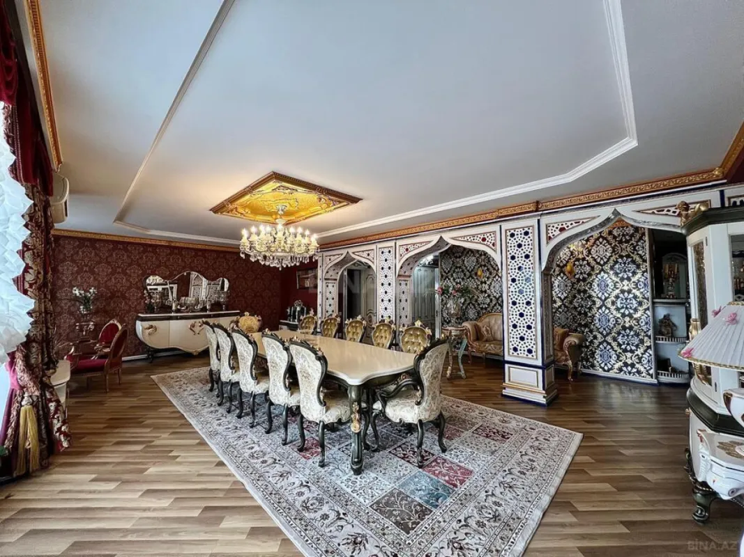 Satılır 8 otaqlı mənzil 365 m²